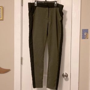 W118 zipper front legging